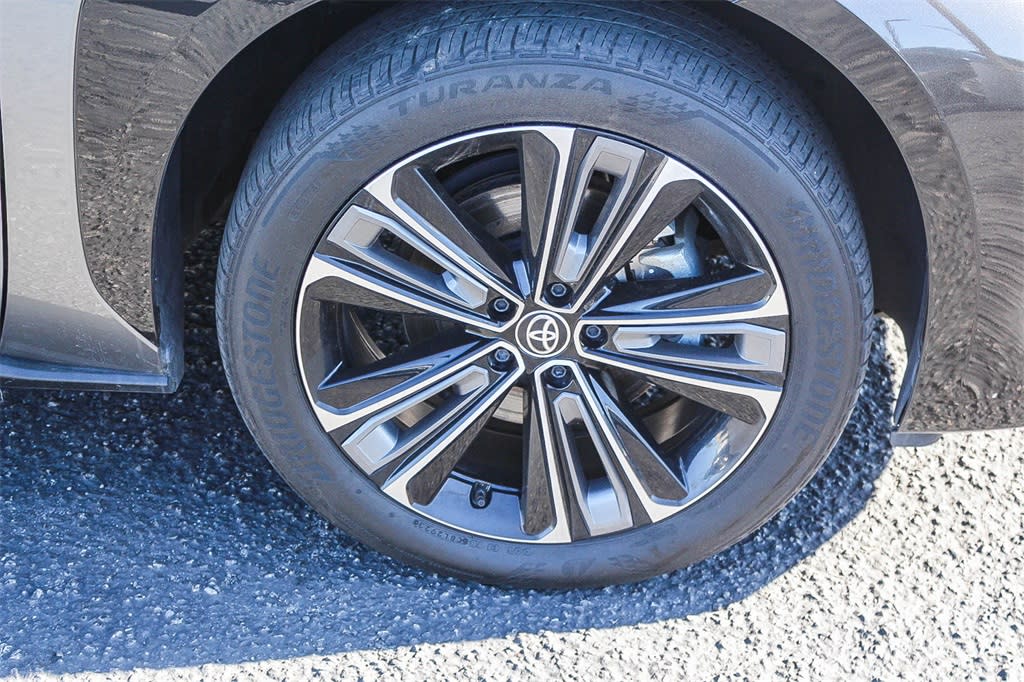 Thumbnail: 2023 Toyota bZ4X - 24