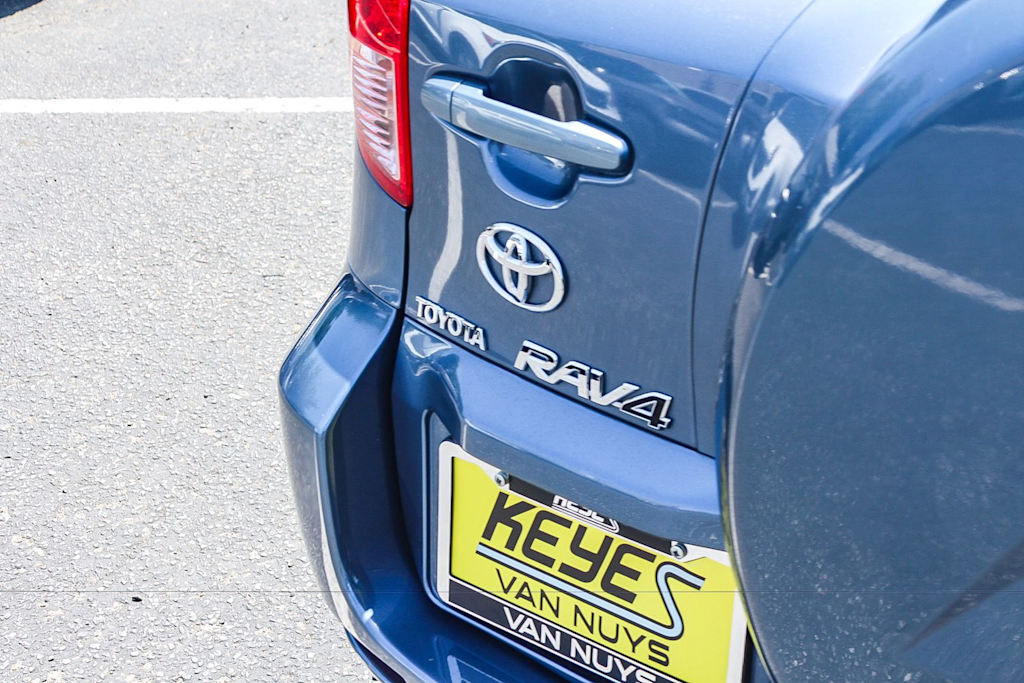 Thumbnail: 2008 Toyota RAV4 - 14