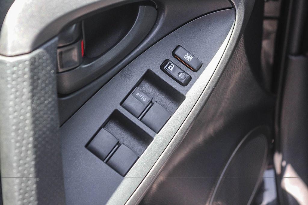 Thumbnail: 2009 Toyota RAV4 - 25