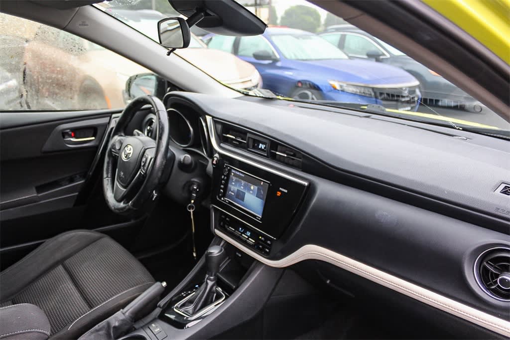 Thumbnail: 2018 Toyota Corolla iM - 10