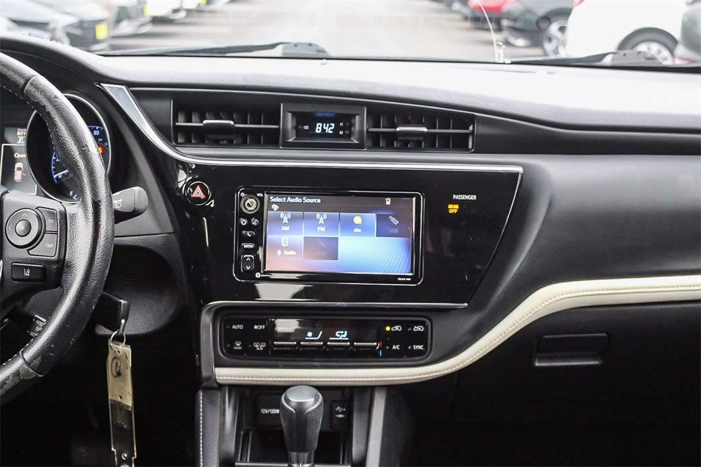 Thumbnail: 2018 Toyota Corolla iM - 12