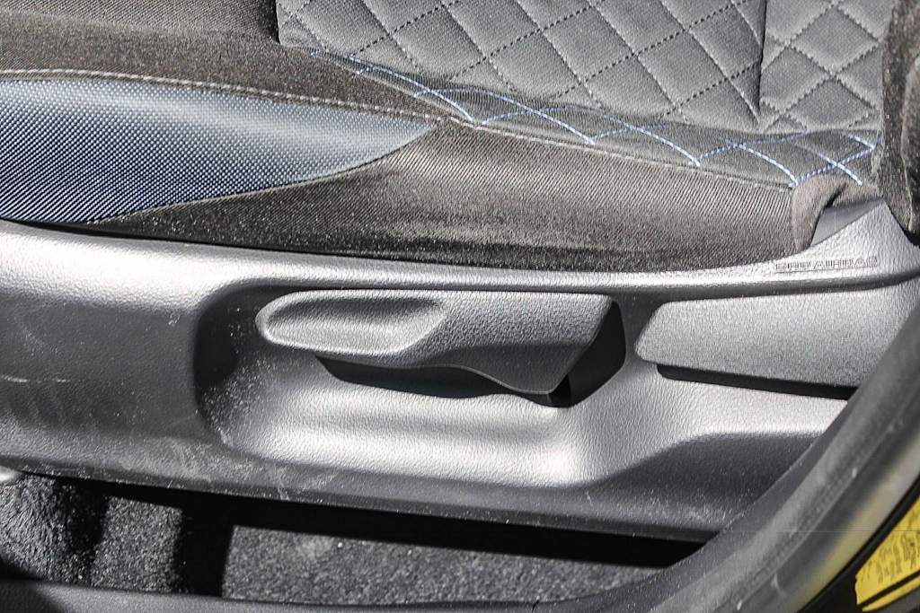 Thumbnail: 2021 Toyota C-HR - 26