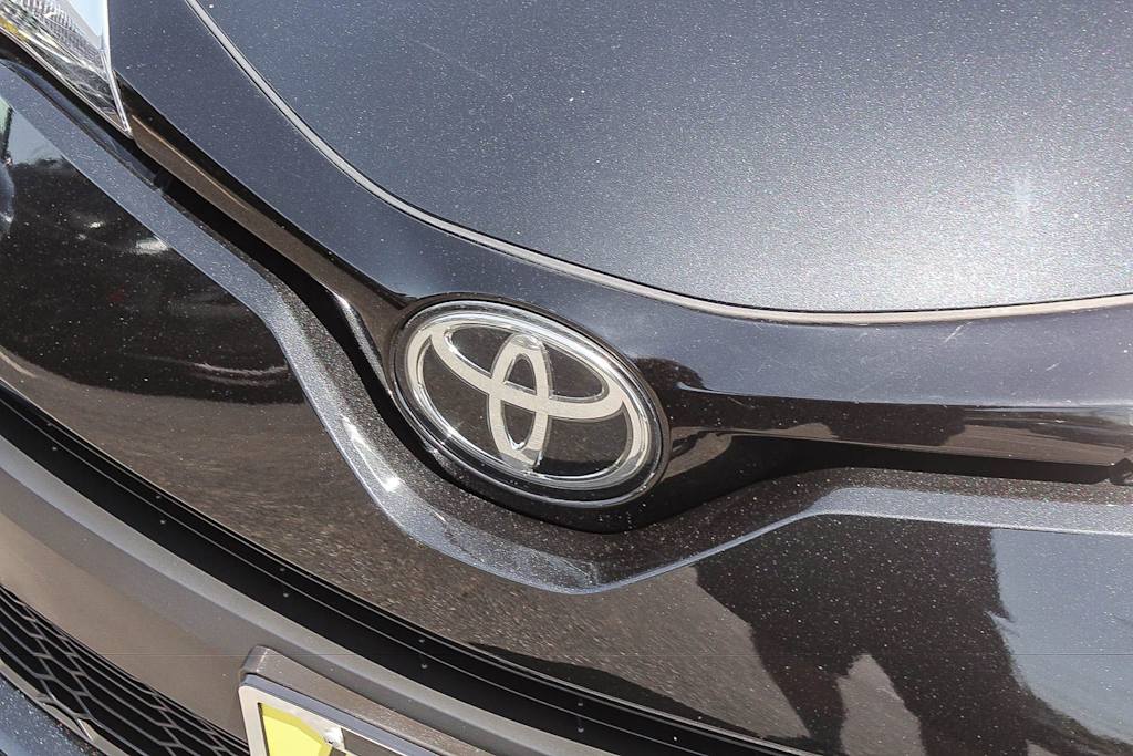 Thumbnail: 2021 Toyota C-HR - 22