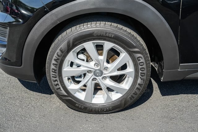 2019 Hyundai Tucson SE 19