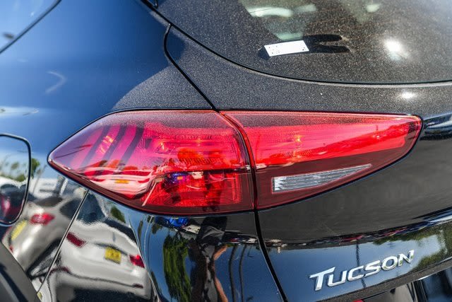 2021 Hyundai Tucson SE 19