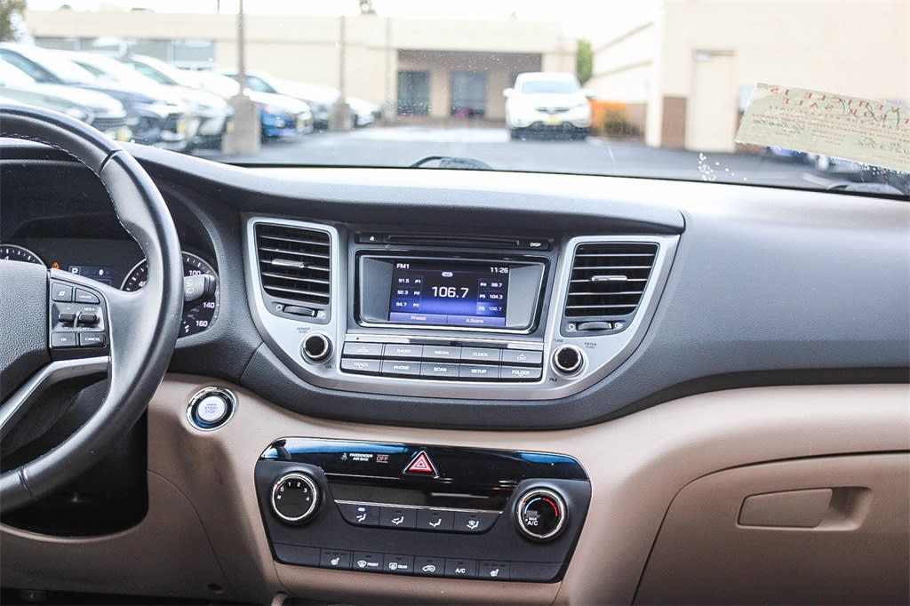 Thumbnail: 2016 Hyundai Tucson - 9