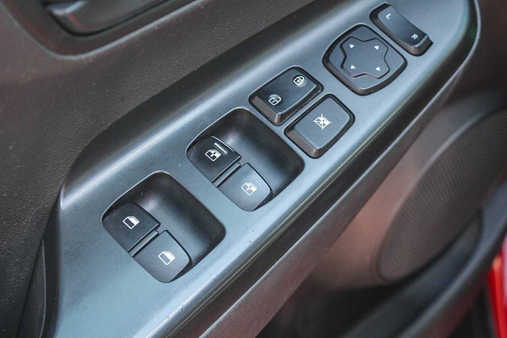 Thumbnail: 2021 Hyundai Kona - 27