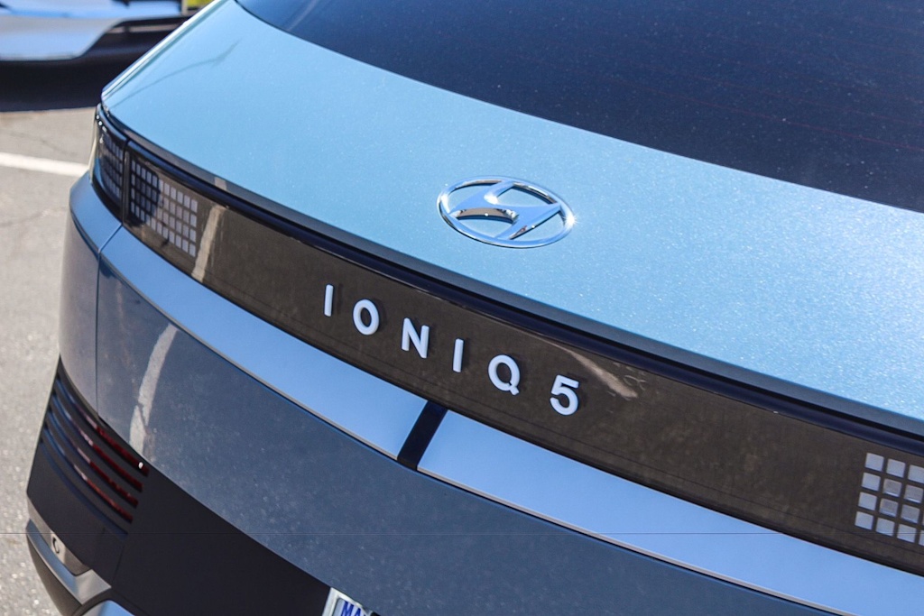 Thumbnail: 2024 Hyundai Ioniq 5 - 17