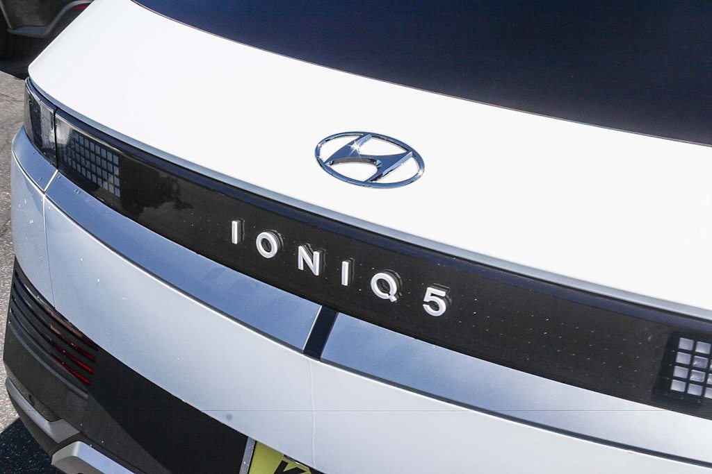 Thumbnail: 2024 Hyundai Ioniq 5 - 19