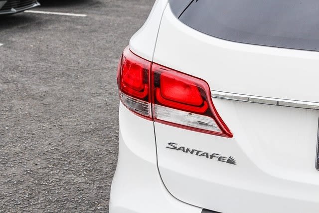 2018 Hyundai Santa Fe Limited 18