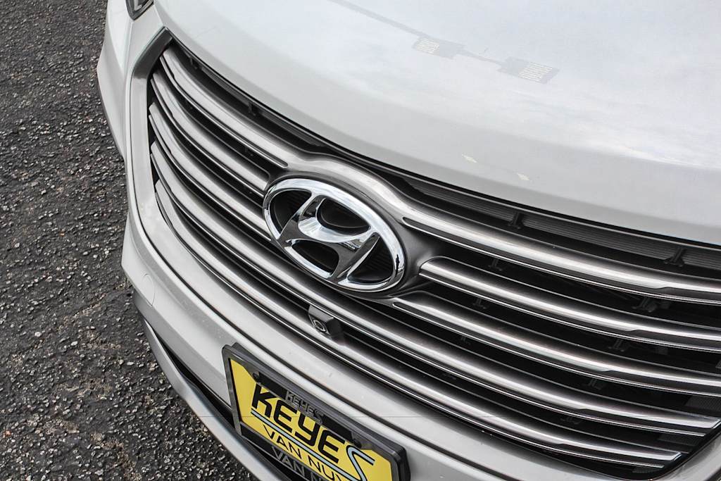 Thumbnail: 2018 Hyundai Santa Fe - 25