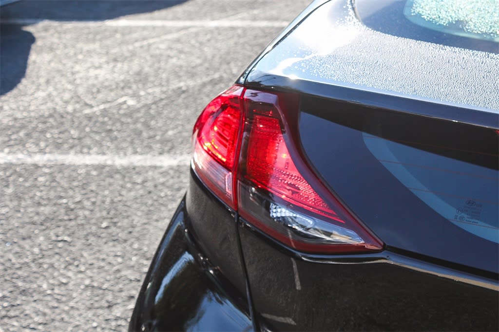 Thumbnail: 2022 Hyundai Ioniq - 21