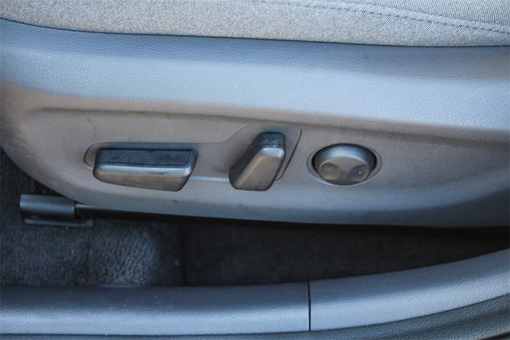 Thumbnail: 2022 Hyundai Ioniq - 28