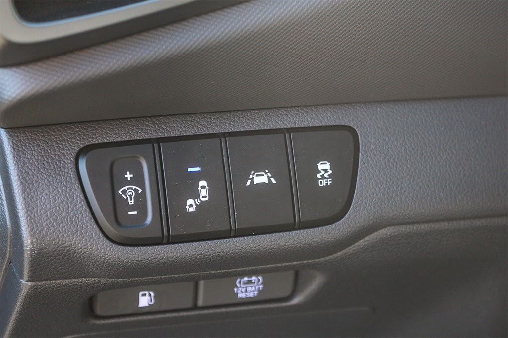 Thumbnail: 2022 Hyundai Ioniq - 29