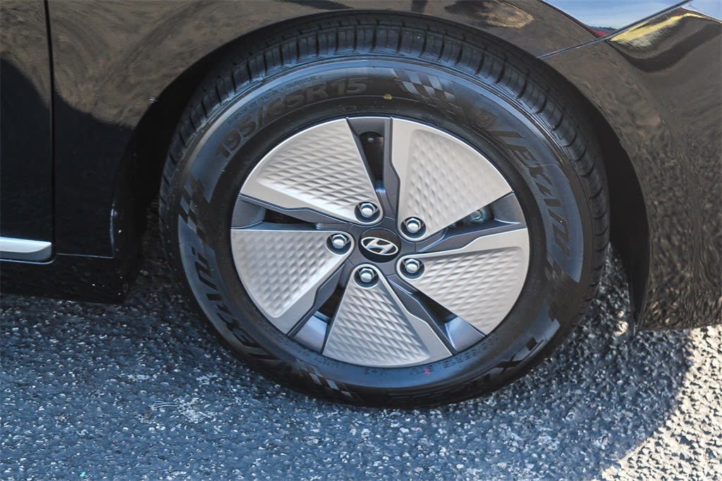 Thumbnail: 2022 Hyundai Ioniq - 23