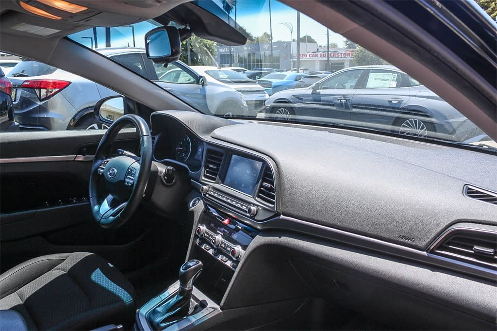 Thumbnail: 2020 Hyundai Elantra - 11