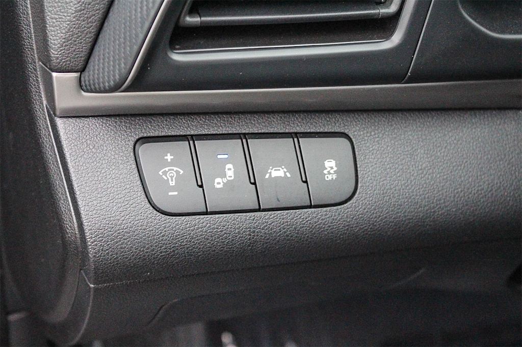 Thumbnail: 2020 Hyundai Elantra - 29