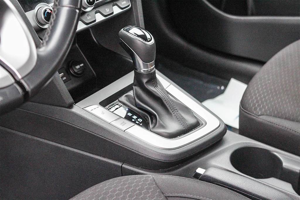 Thumbnail: 2020 Hyundai Elantra - 15