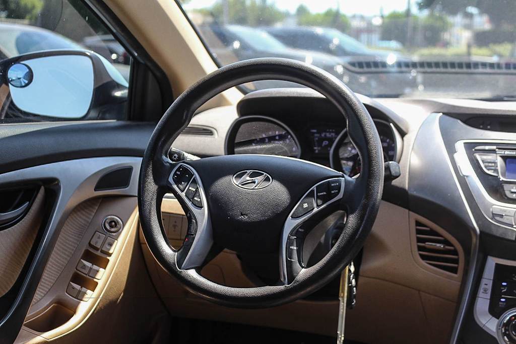 Thumbnail: 2012 Hyundai Elantra - 11
