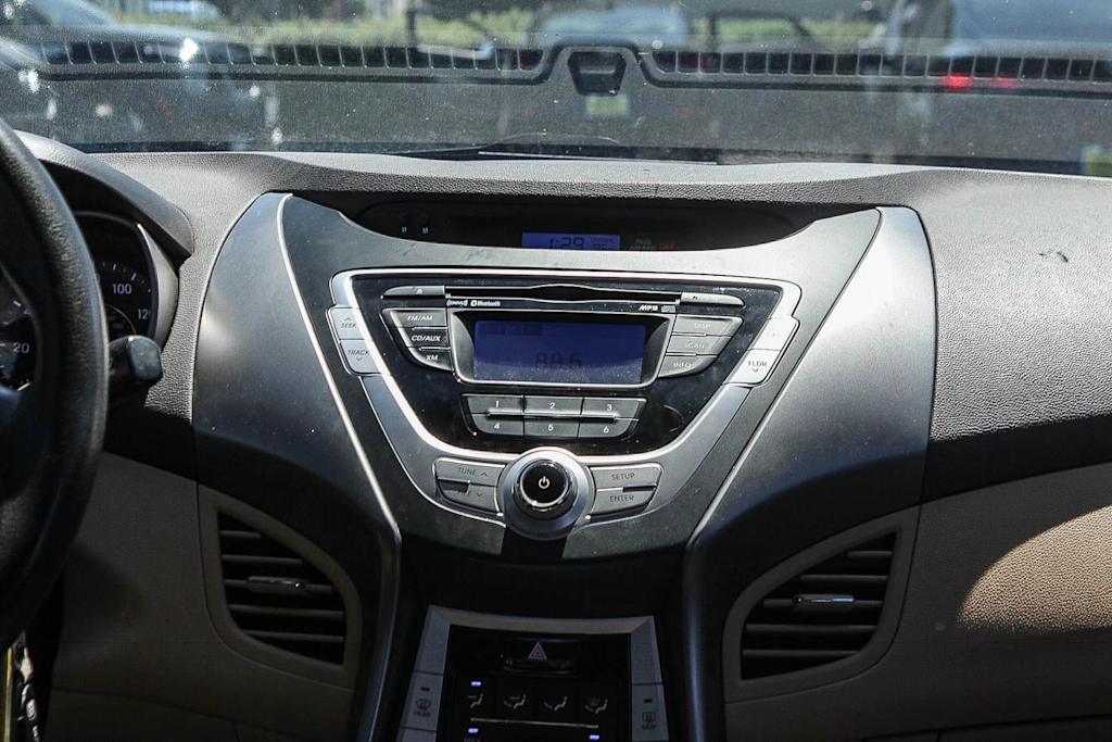 Thumbnail: 2012 Hyundai Elantra - 13
