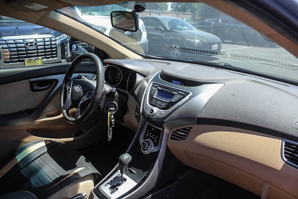 Thumbnail: 2012 Hyundai Elantra - 12