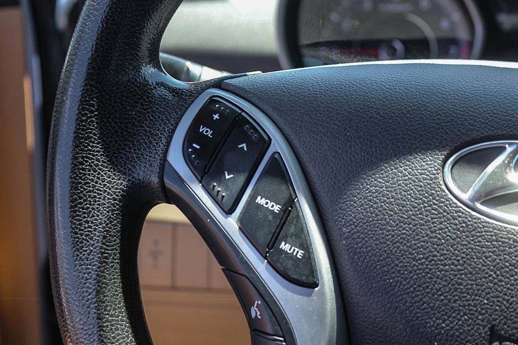 Thumbnail: 2012 Hyundai Elantra - 25