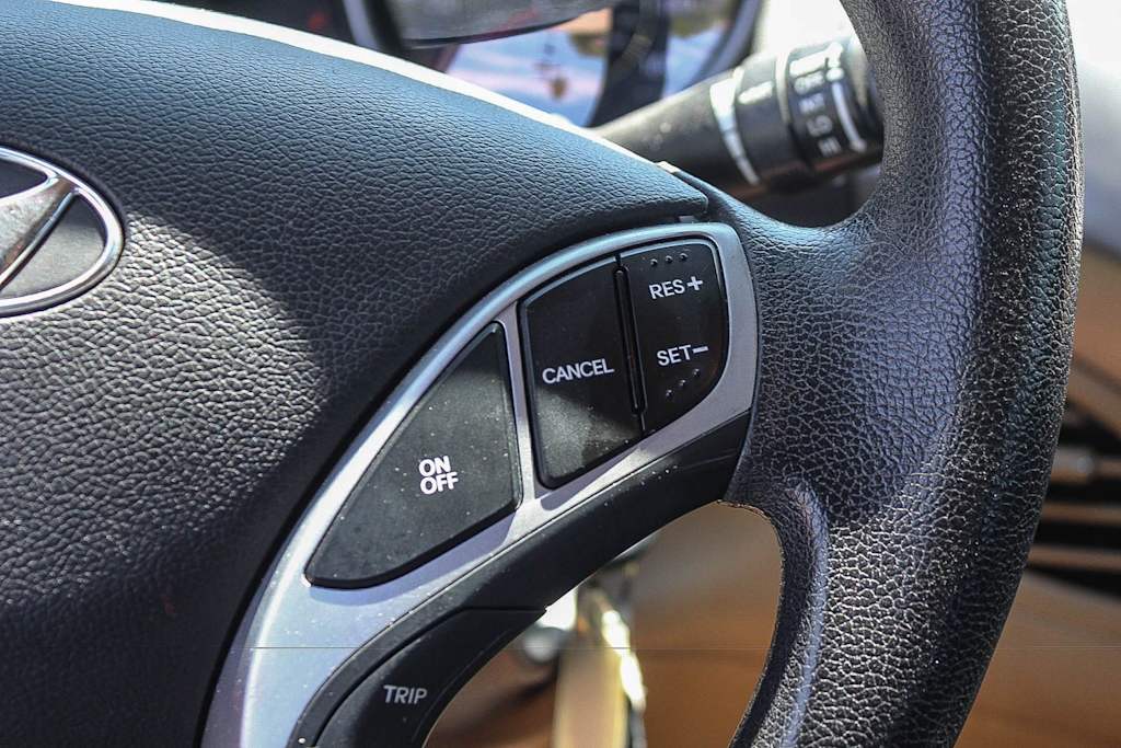 Thumbnail: 2012 Hyundai Elantra - 26