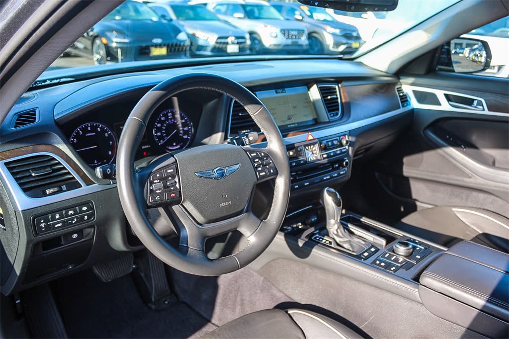 Thumbnail: 2017 Genesis G80 - 12