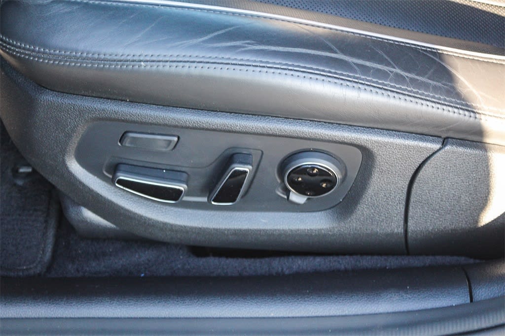 Thumbnail: 2017 Genesis G80 - 25