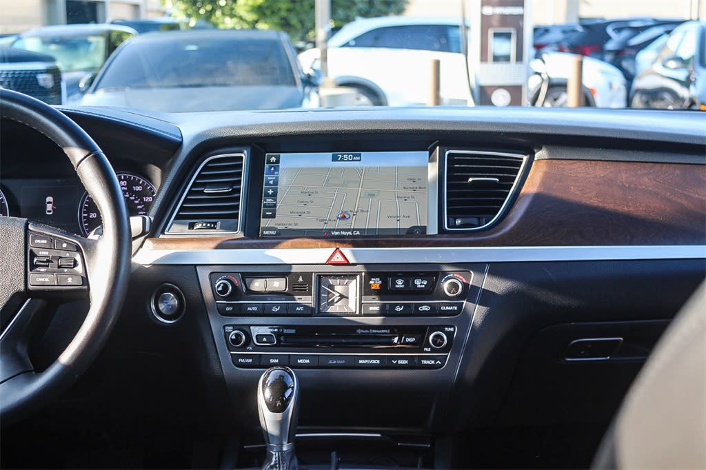 Thumbnail: 2017 Genesis G80 - 13