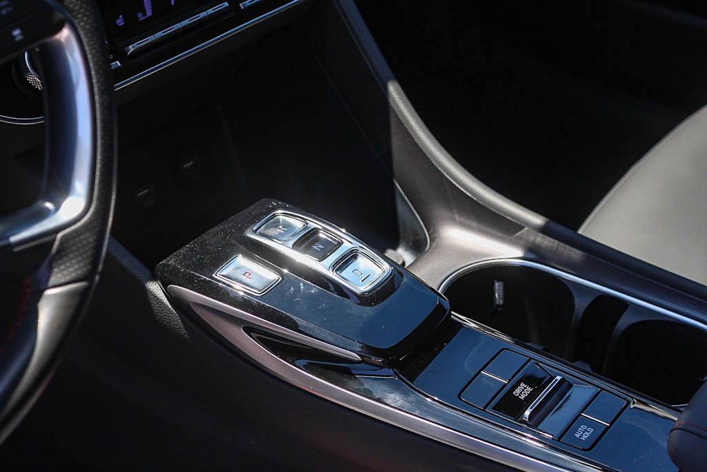 Thumbnail: 2023 Hyundai Sonata - 15