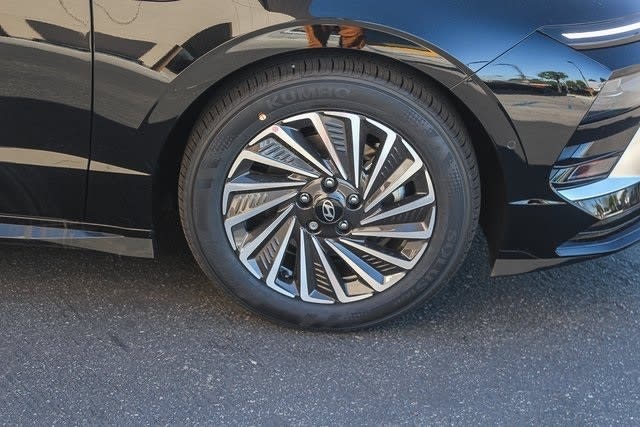 Thumbnail: 2025 Hyundai Sonata - 17