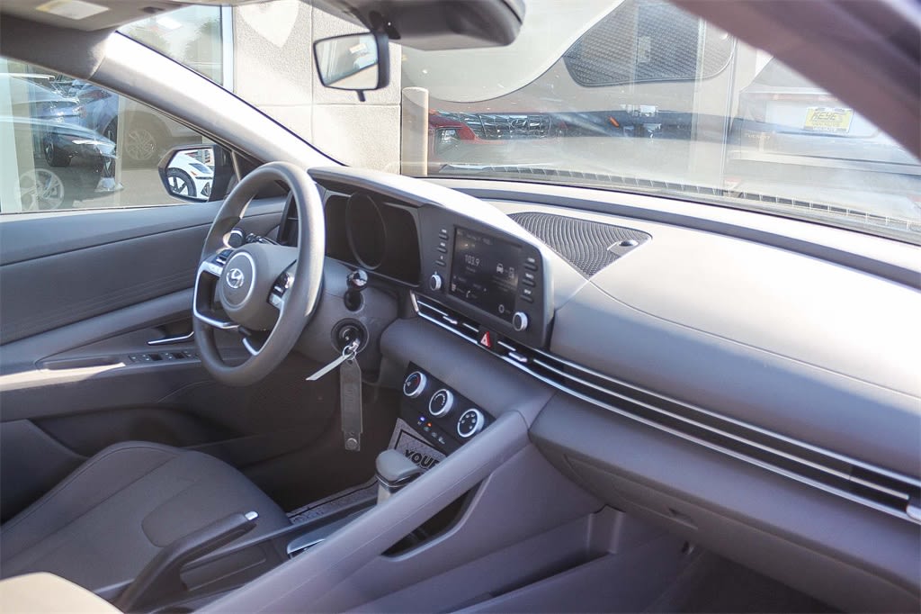 Thumbnail: 2023 Hyundai Elantra - 12