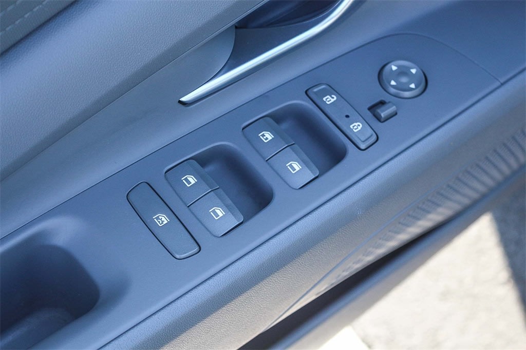 Thumbnail: 2023 Hyundai Elantra - 25