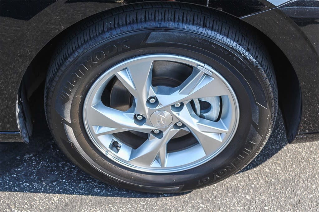 Thumbnail: 2023 Hyundai Elantra - 21