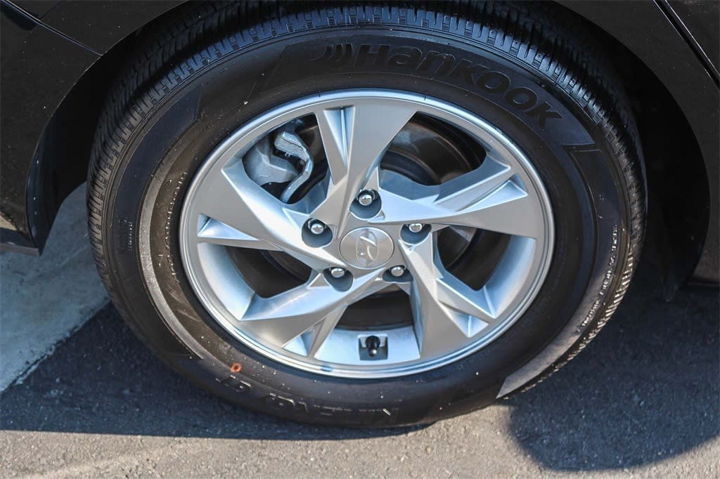 Thumbnail: 2023 Hyundai Elantra - 6