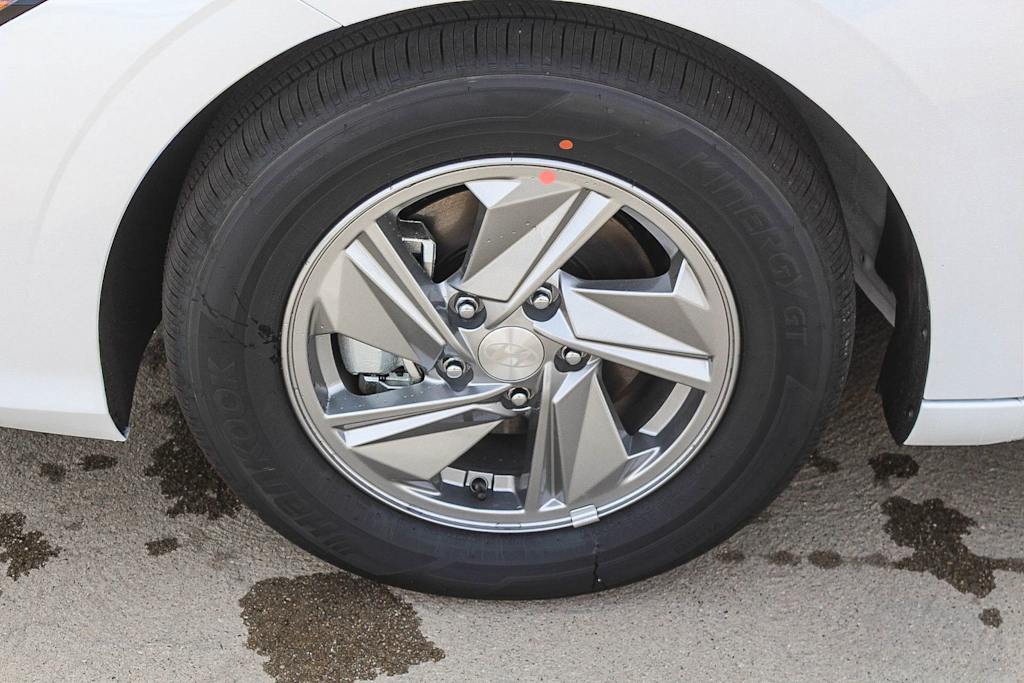 Thumbnail: 2026 Hyundai Elantra - 19