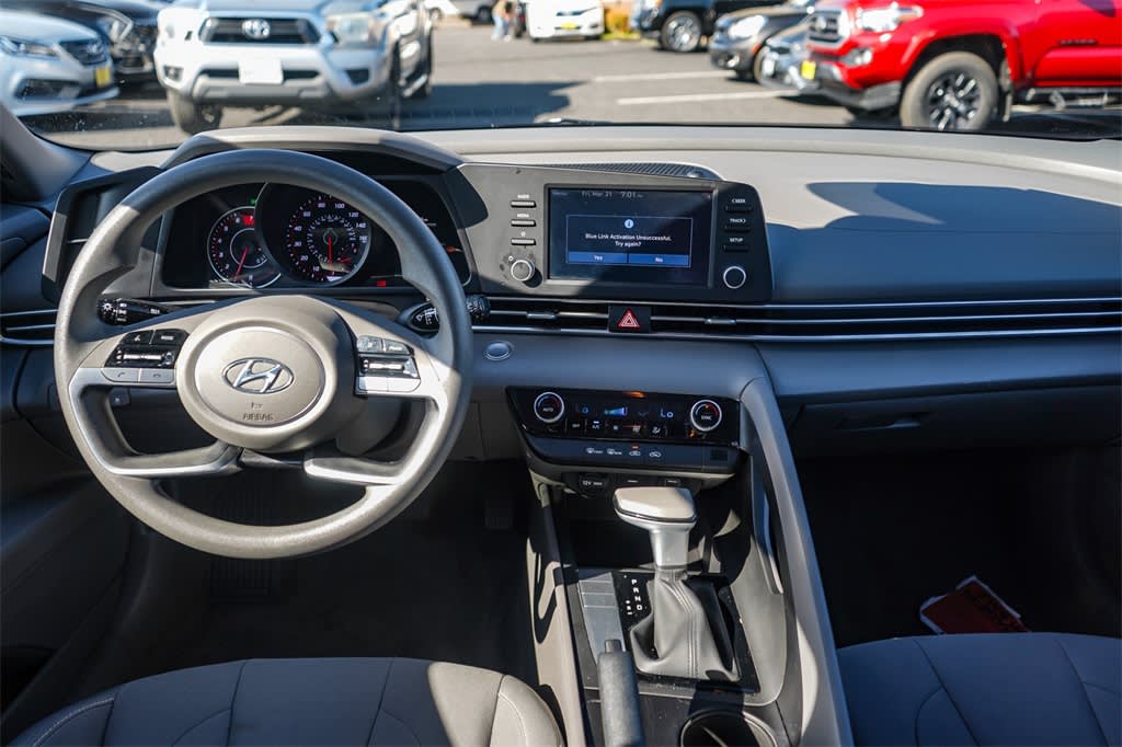 2022 Hyundai Elantra SEL 2