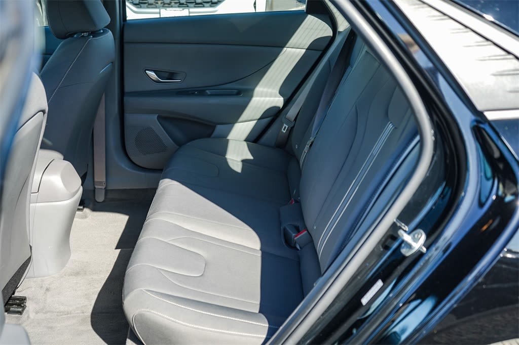 2022 Hyundai Elantra SEL 12
