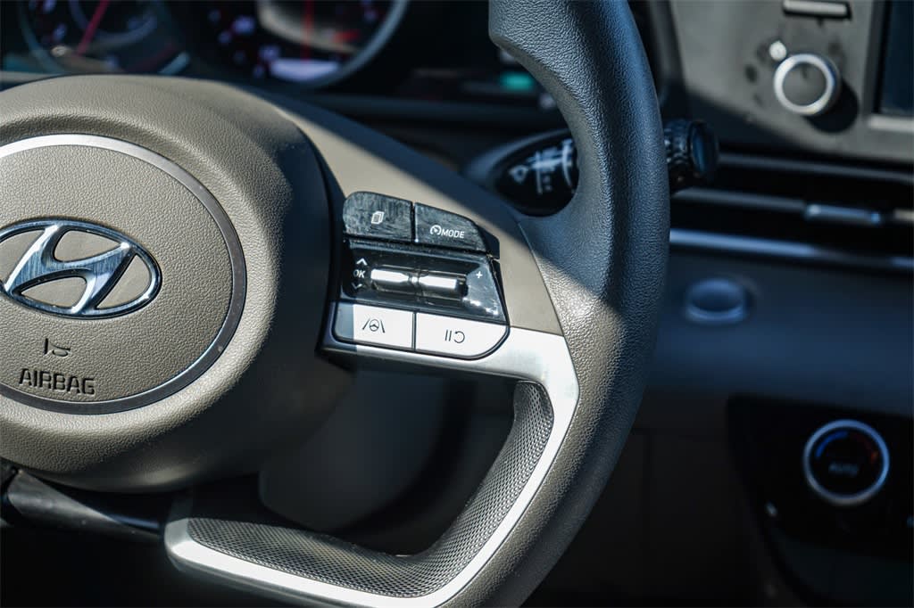 2022 Hyundai Elantra SEL 24