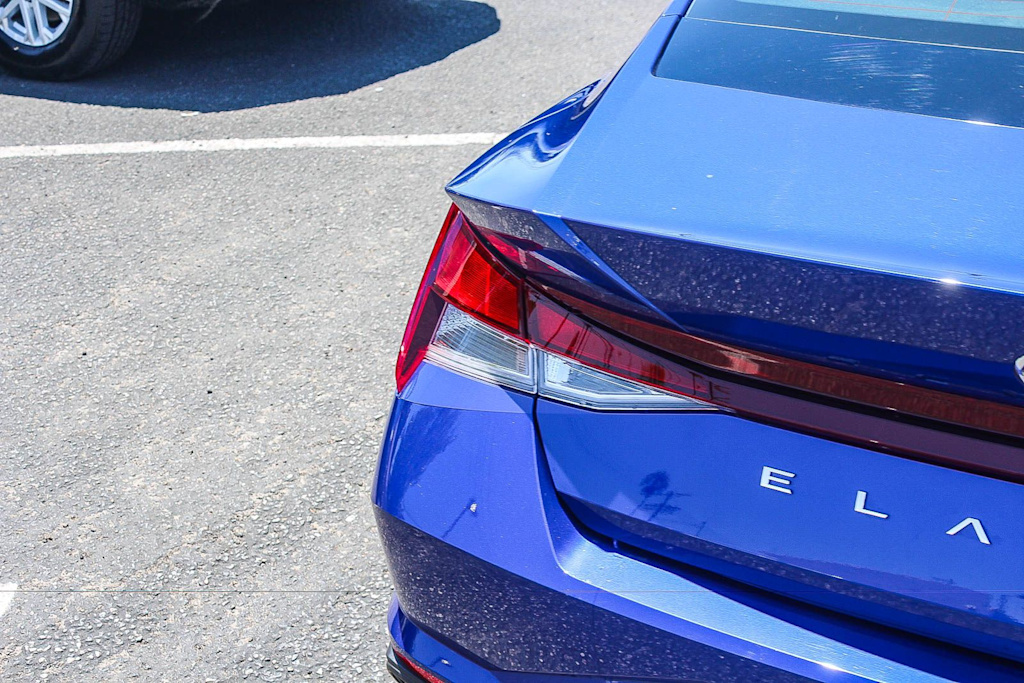 Thumbnail: 2023 Hyundai Elantra - 18