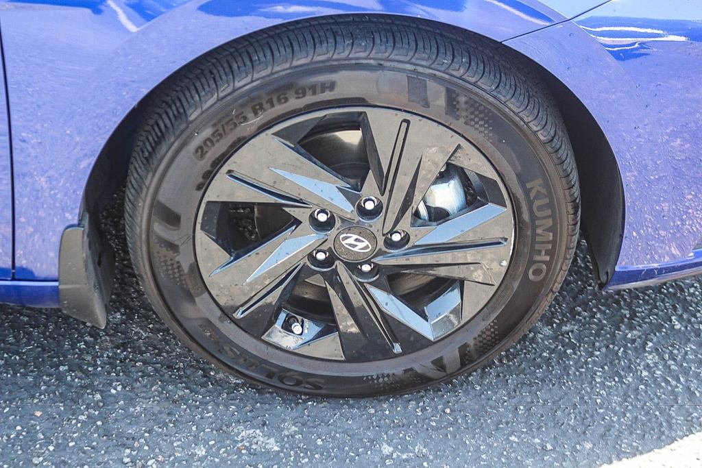 Thumbnail: 2023 Hyundai Elantra - 19