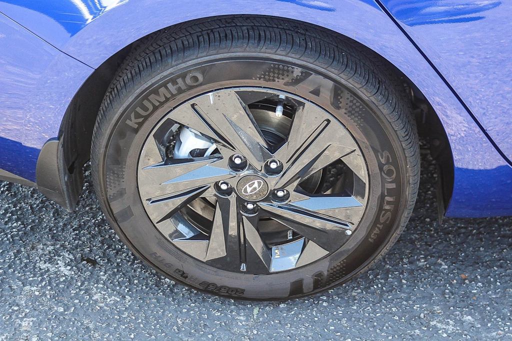 Thumbnail: 2023 Hyundai Elantra - 7