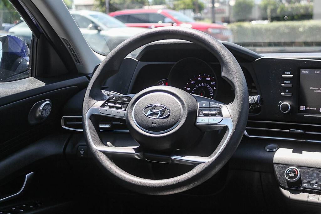 Thumbnail: 2023 Hyundai Elantra - 11
