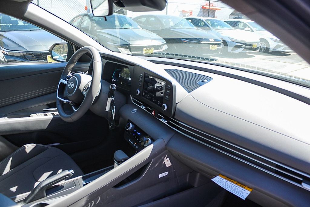 Thumbnail: 2026 Hyundai Elantra - 12