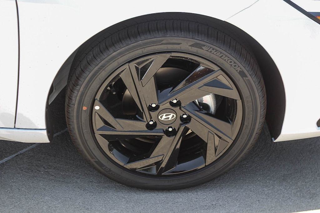 Thumbnail: 2026 Hyundai Elantra - 19