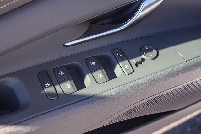 Thumbnail: 2025 Hyundai Elantra - 24