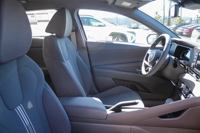 Thumbnail: 2025 Hyundai Elantra - 10