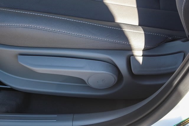 Thumbnail: 2025 Hyundai Elantra - 25