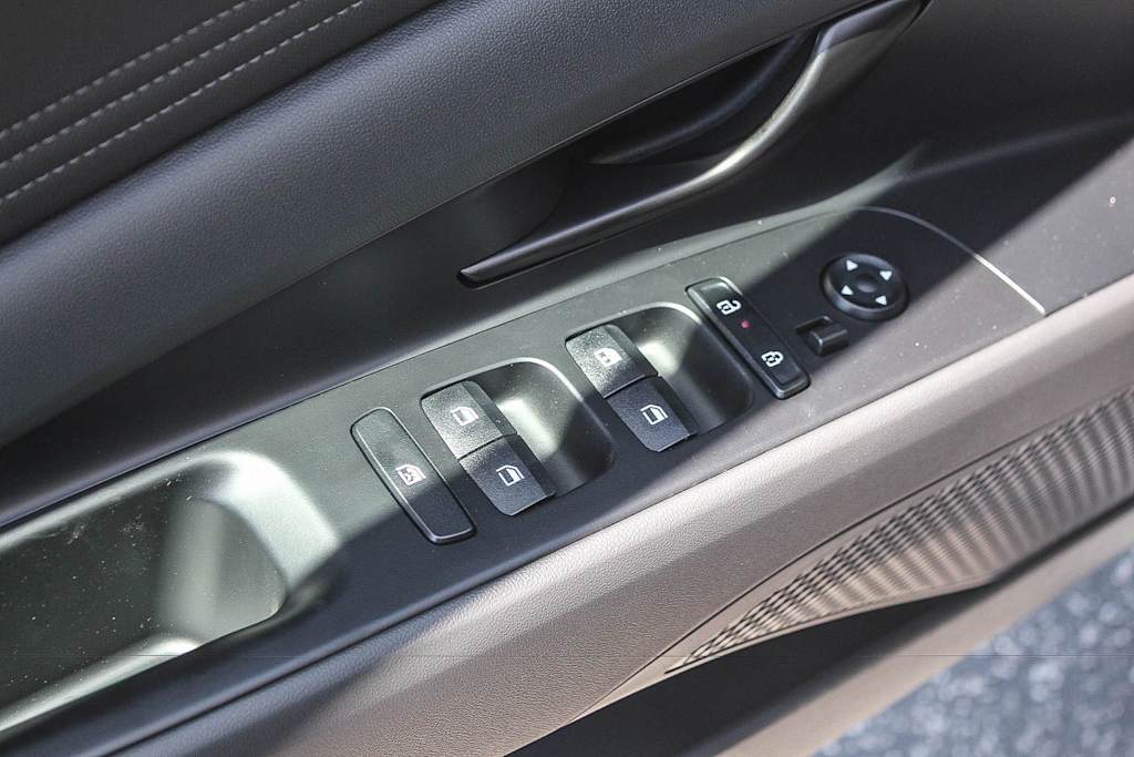 Thumbnail: 2026 Hyundai Elantra - 26